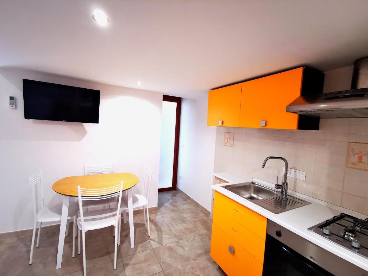 Guru House B&B Apartments Мілаццо Екстер'єр фото