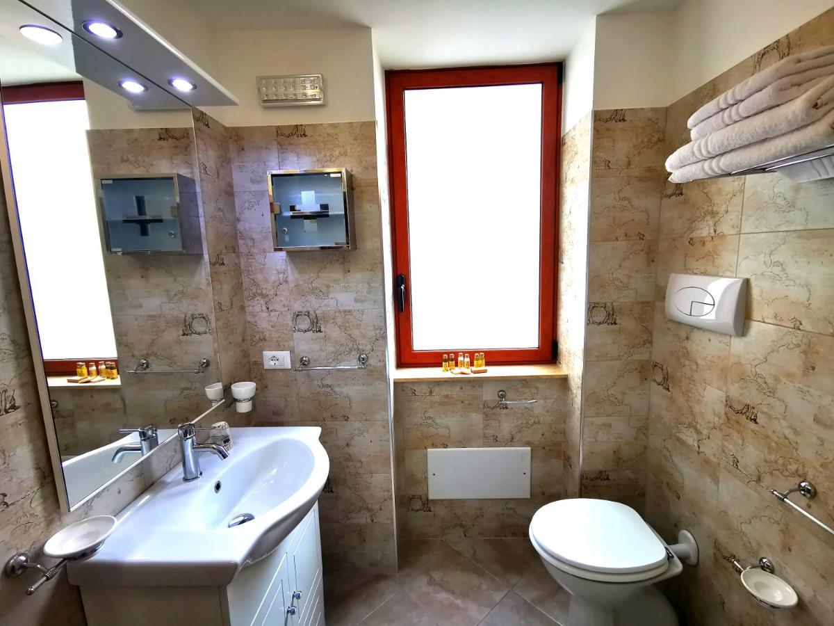 Guru House B&B Apartments Мілаццо Екстер'єр фото