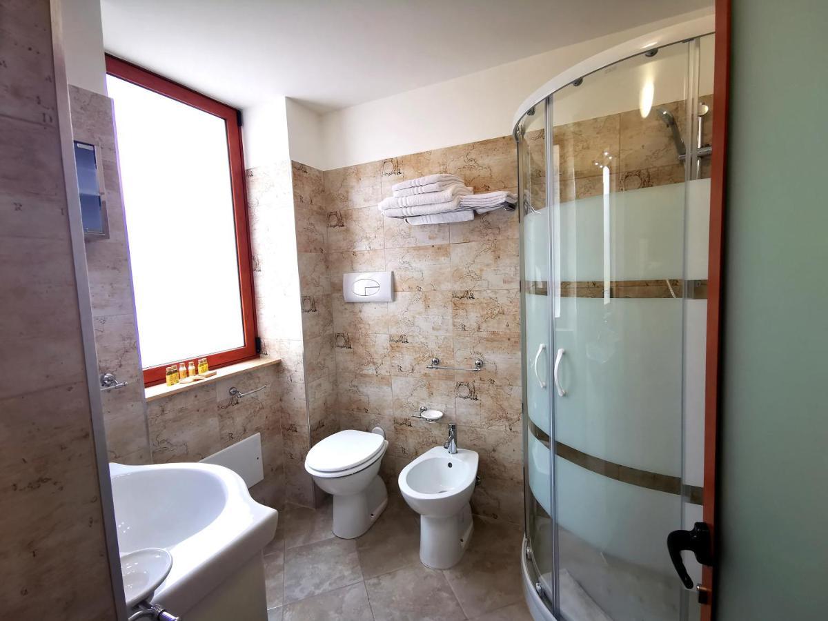 Guru House B&B Apartments Мілаццо Екстер'єр фото