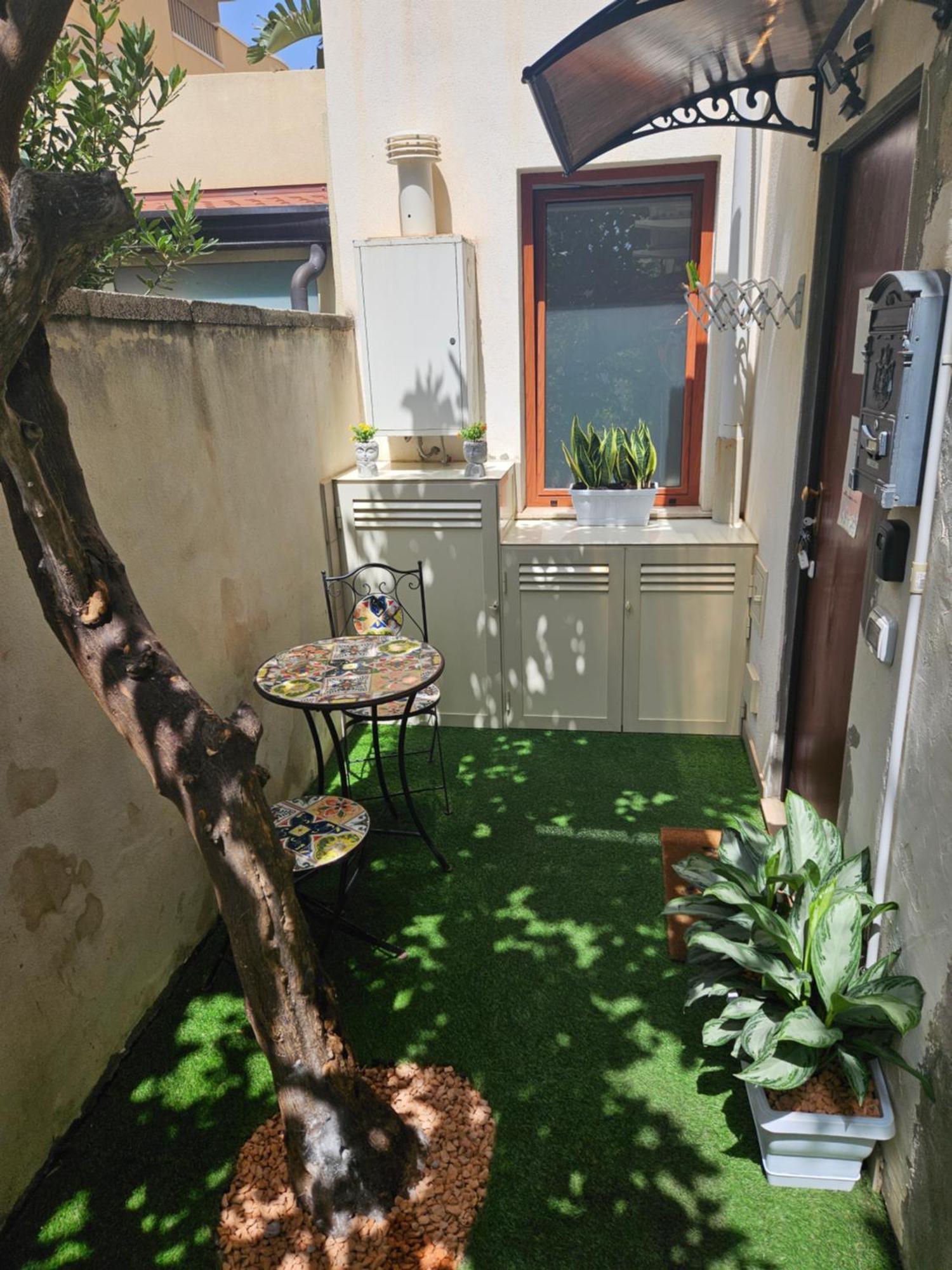 Guru House B&B Apartments Мілаццо Екстер'єр фото