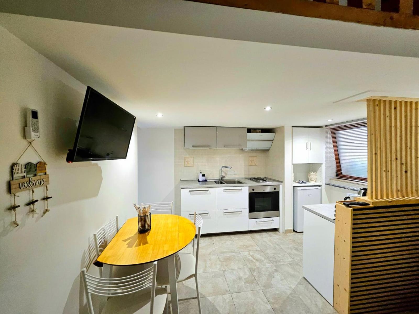 Guru House B&B Apartments Мілаццо Екстер'єр фото